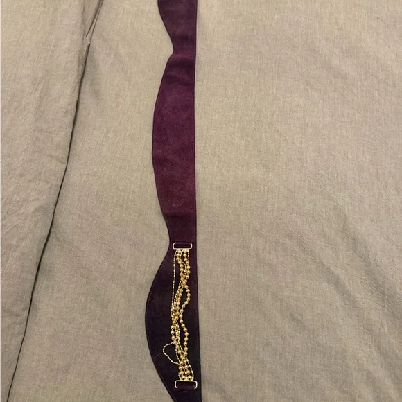 70s Parisian Christian Dior Elegant Purple Suede Belt with Gold Chain Accents - Picture 4 of 4